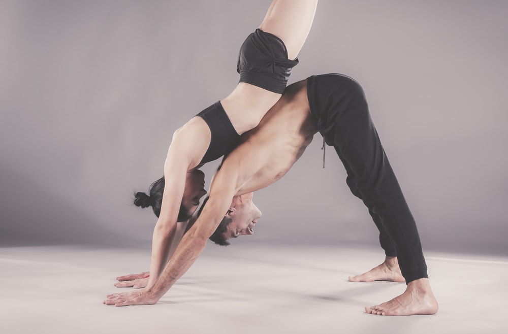 
couple yoga poses challenge